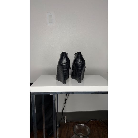 Lace Up Faux Alligator Texture Wedge Heels - Picture 5 of 8